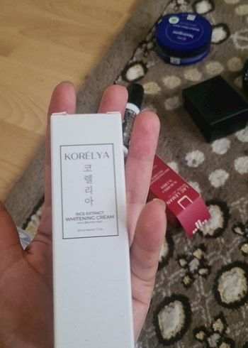 Korelya Pirinç Özlü Beyazlatıcı yüz kremi