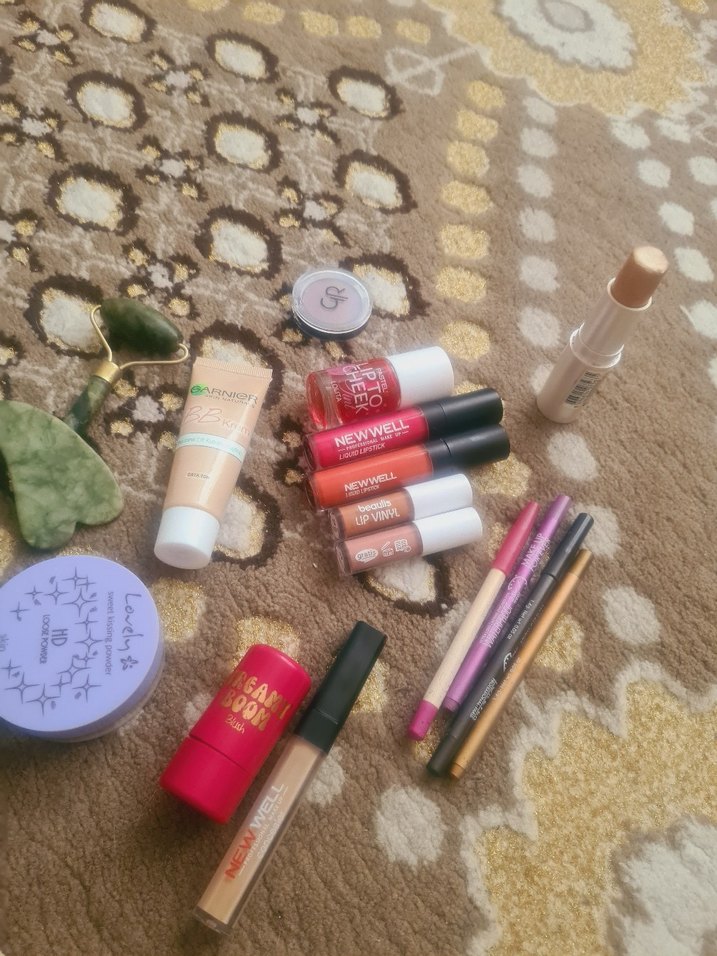 Çeşitli Makyaj Ürünleri - Görsel 3