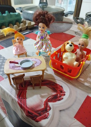 kiz cocuk.minik barbie oyuncak seti