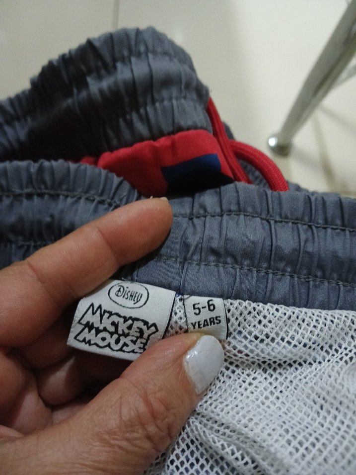 Renkli Mickey Mouse Desenli Erkek Çocuk deniz sortu - Görsel 4