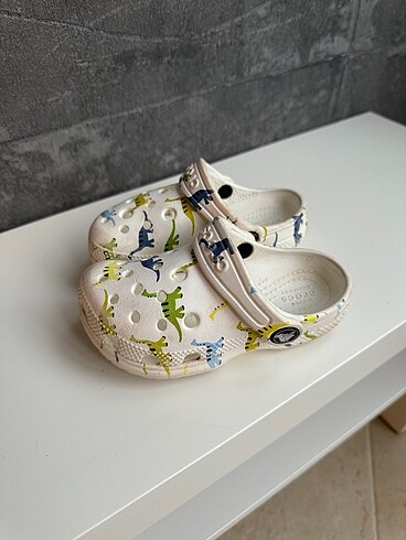 25 Beden Crocs C9 dinozor desenli terlik