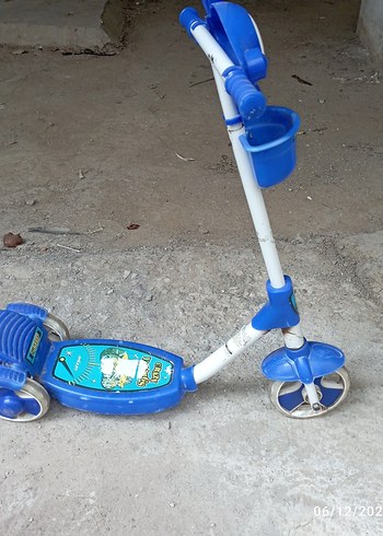 Renkli Mavi Çocuk Scooterı - Görsel 3
