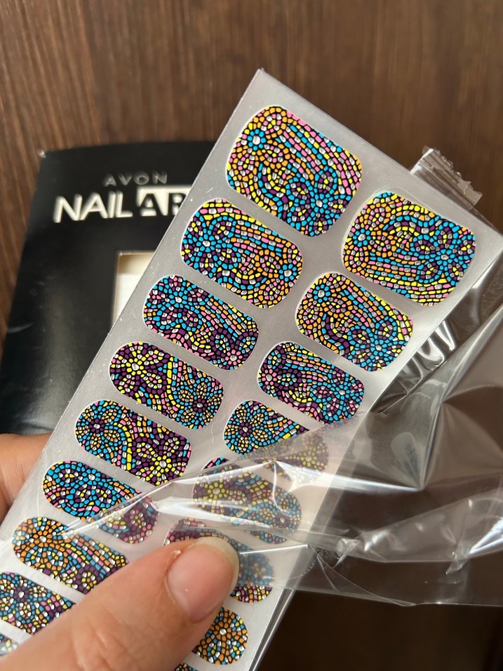 Avon Çok Renkli Parlak Tırnak Süsü - Görsel 3
