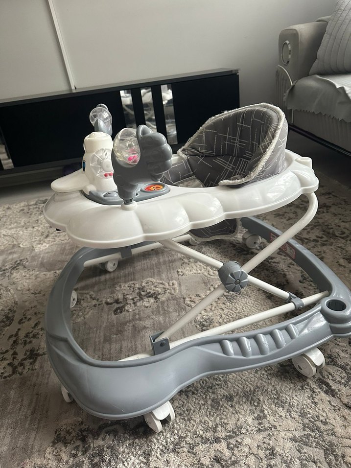 Gri Bebek Yürüteci Oyuncaklı - Görsel 2