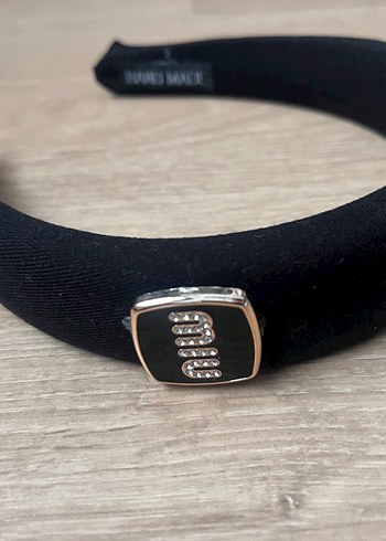 Miu Miu logolu taç - Görsel 2