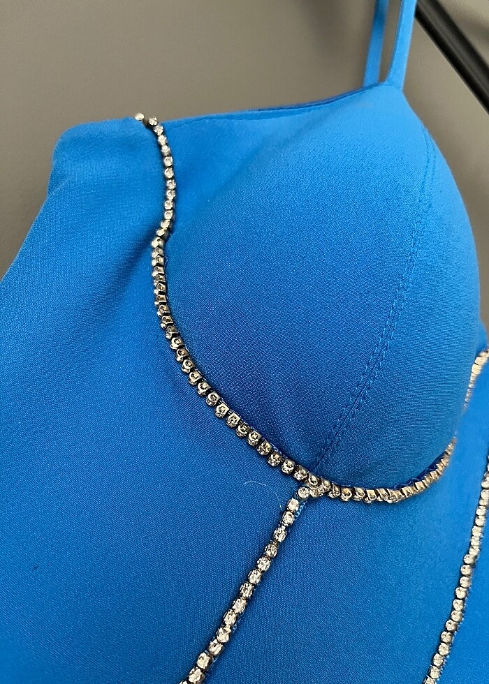 Harika taşlı mavi elbise - Görsel 4