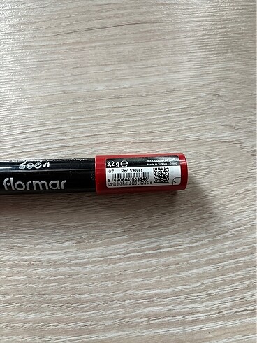  Beden Flormar Color Up Lip Crayon Red Velvet