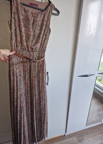 Dik Yaka Kahverengi Yılan Desenli Uzun Elbise - Görsel 4