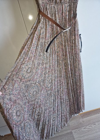 Dik Yaka Kahverengi Yılan Desenli Uzun Elbise - Görsel 3