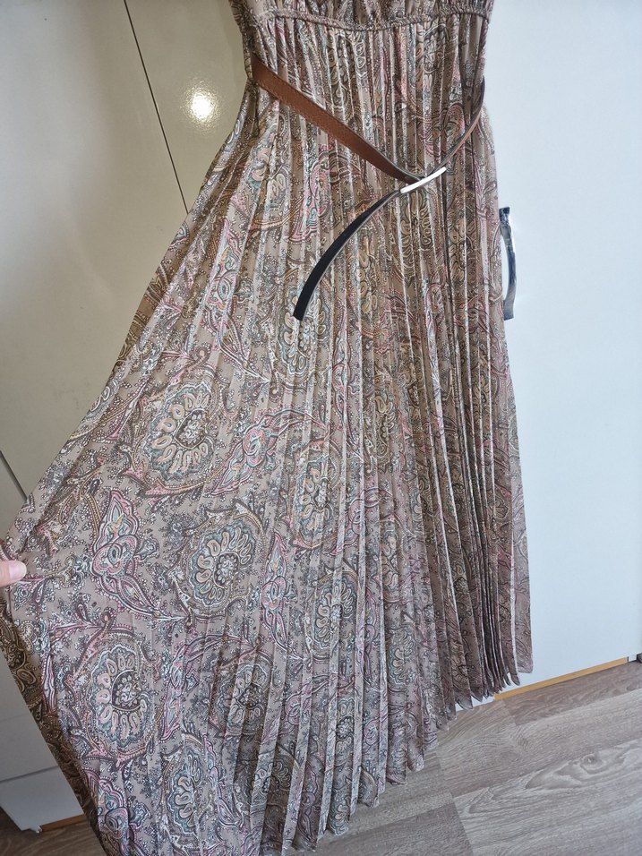 Dik Yaka Kahverengi Yılan Desenli Uzun Elbise - Görsel 3