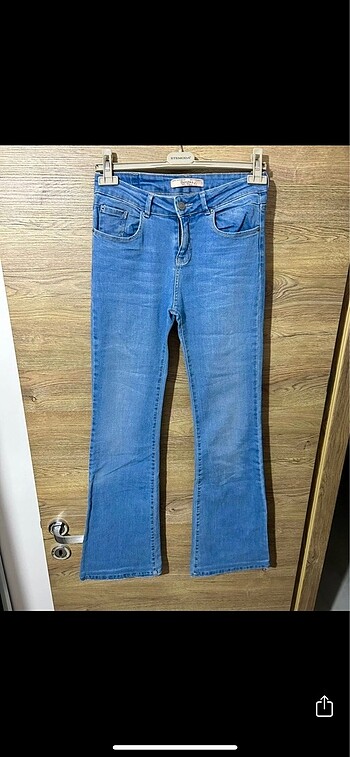 Bershka açık mavi ispanyol paça jean