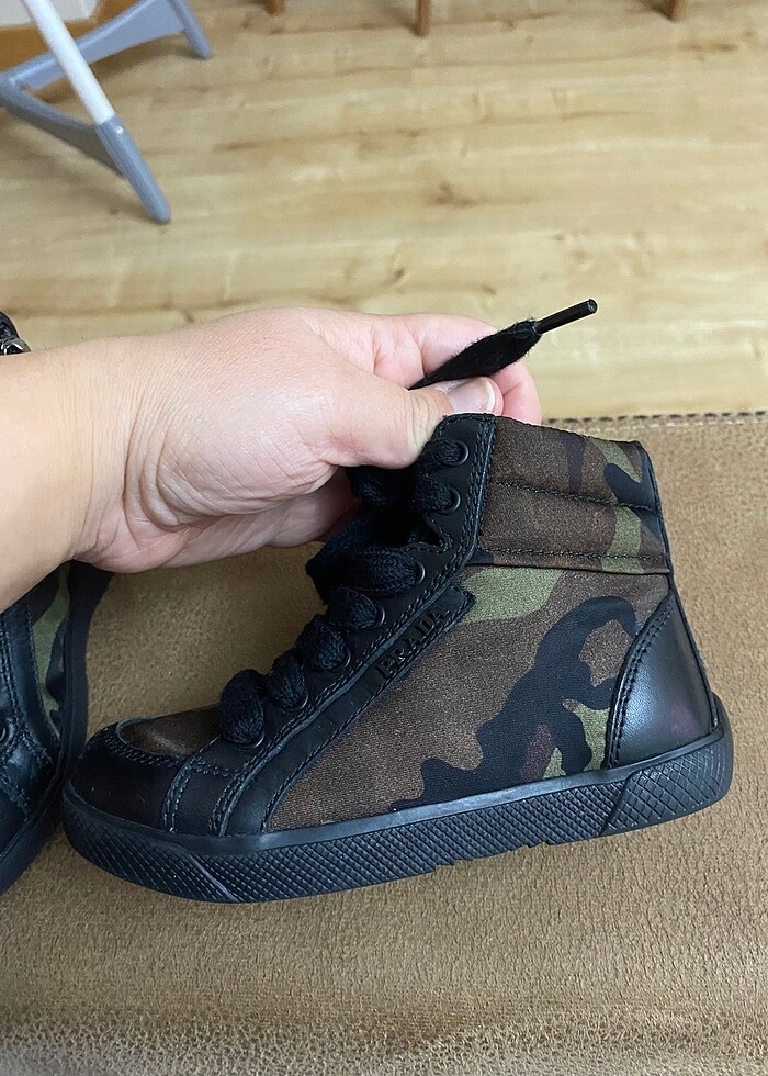 Prada çocuk bot - Görsel 2