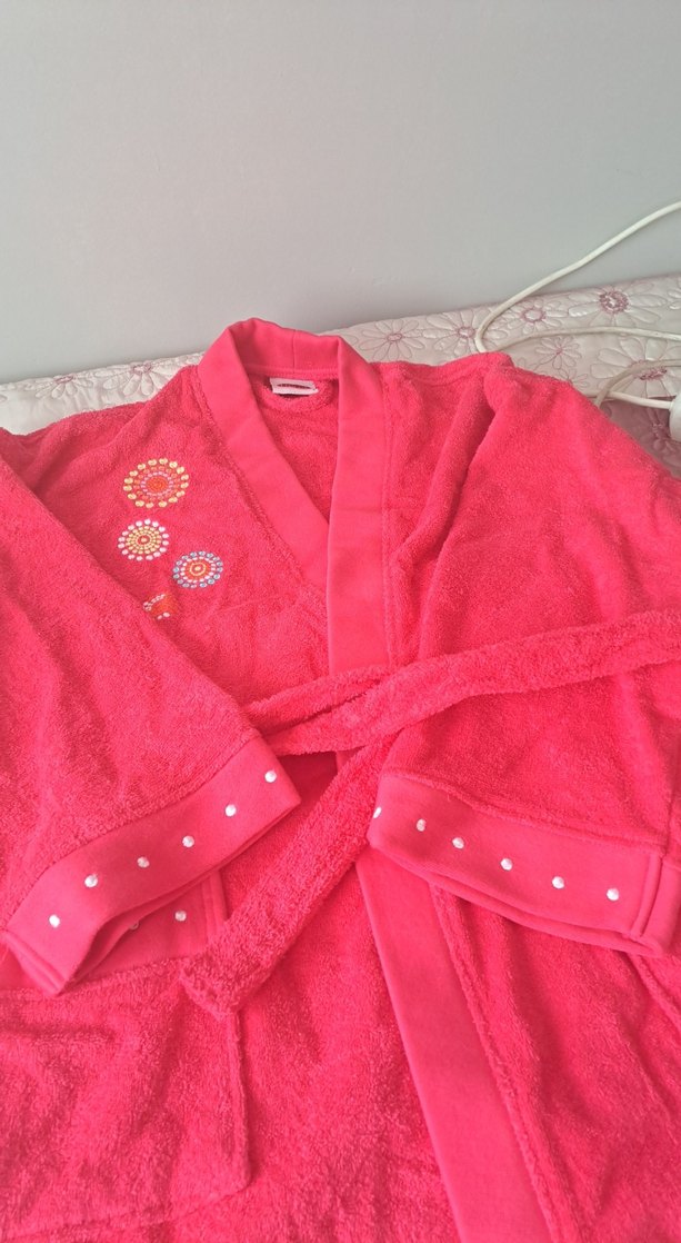 Nakışlı Beyaz Kadın Bornoz, Uzun Kollu, Rahat Kesim - Görsel 3