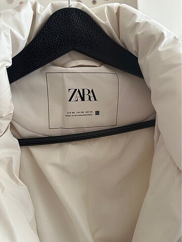 s Beden SU VE RÜZGAR GEÇİRMEZ ŞİŞME MONT ZARA