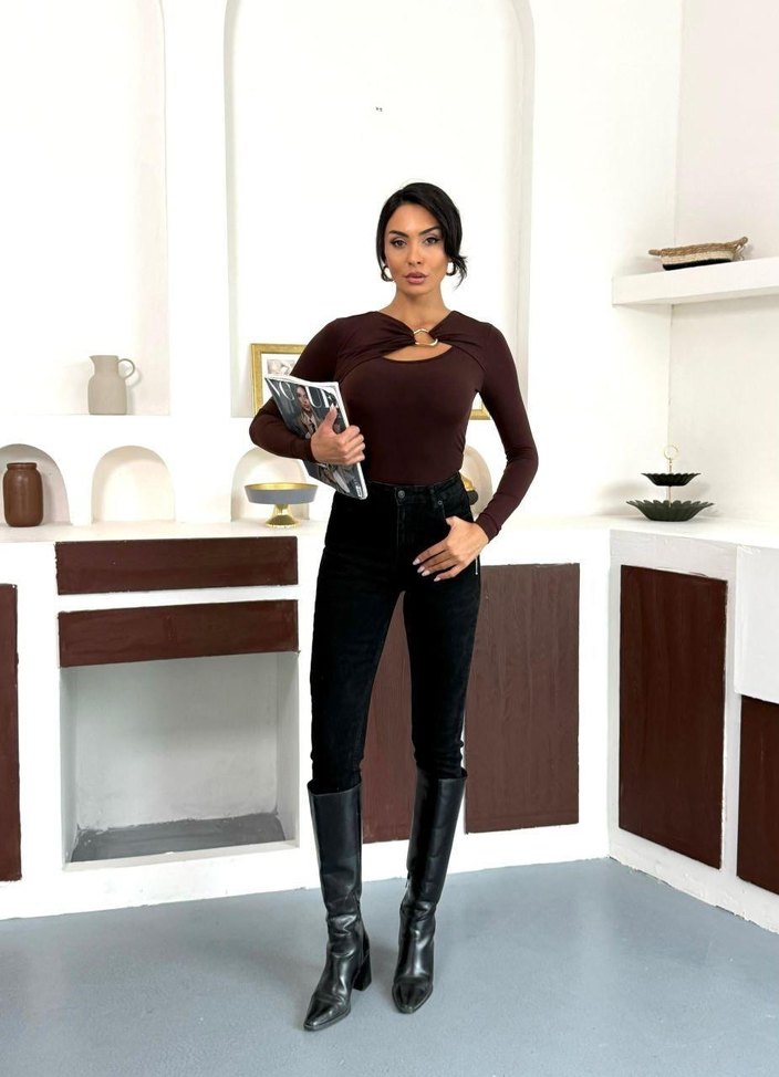 Kahverengi Tokalı Kadın Bluz - Görsel 2