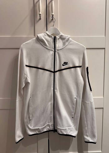 Beyaz nike tech fleece