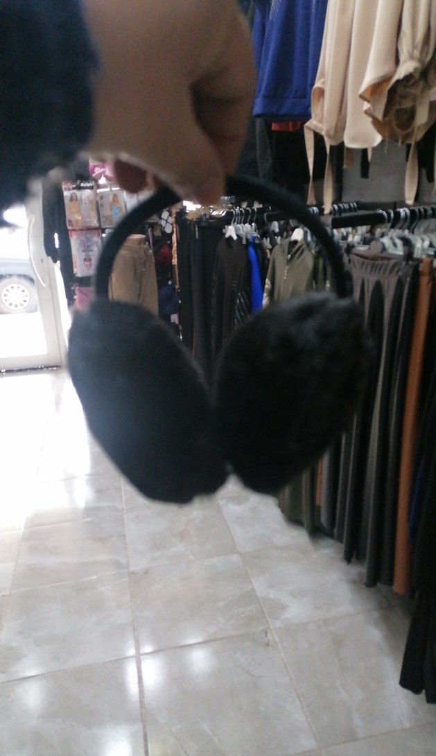 Siyah Kürklü Kulaklik - Görsel 3