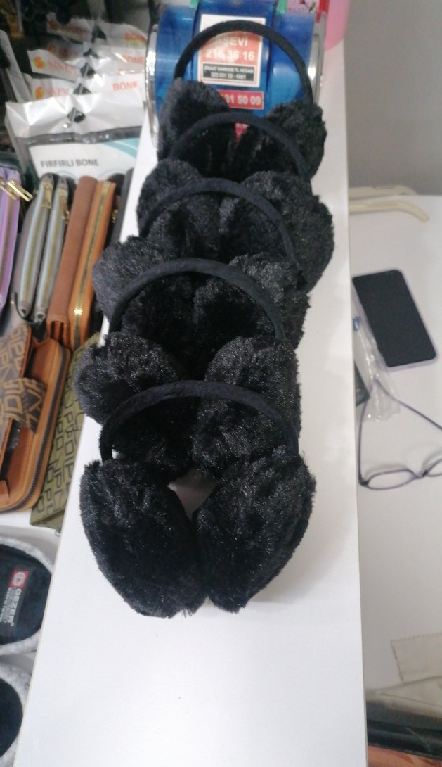 Siyah Kürklü Kulaklik - Görsel 2