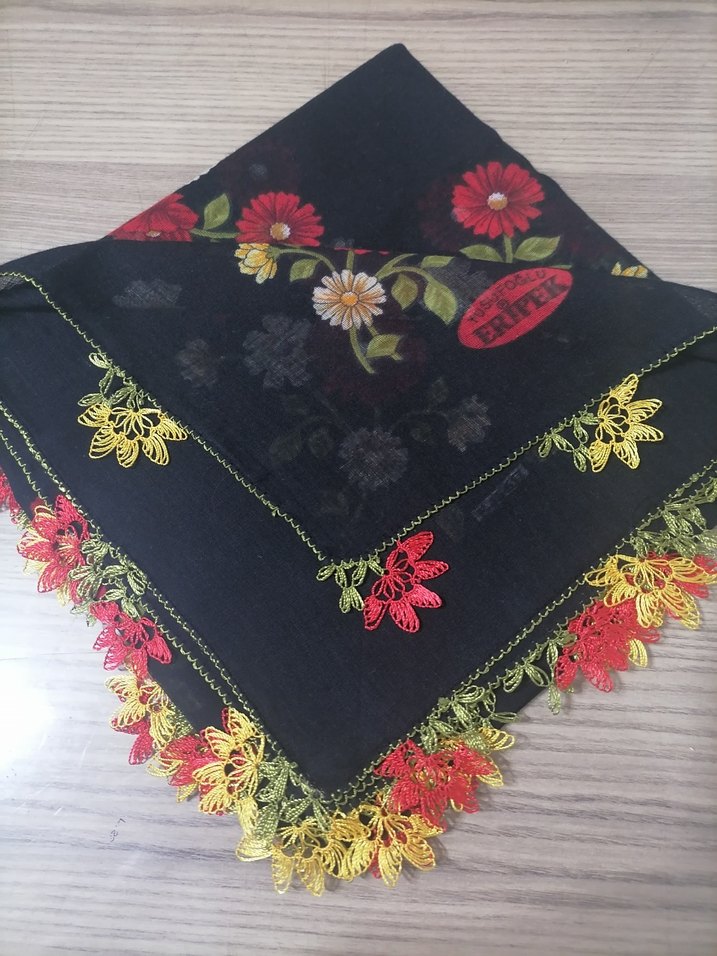 Çiçek Desenli Çok Renkli igne oyasi yazma - Görsel 2