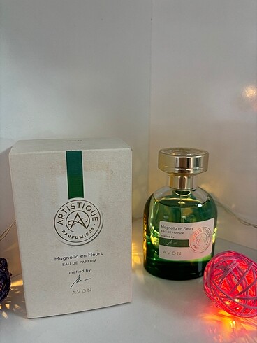 AVON Artistique Parfumiers Magnolia En Fleurs
