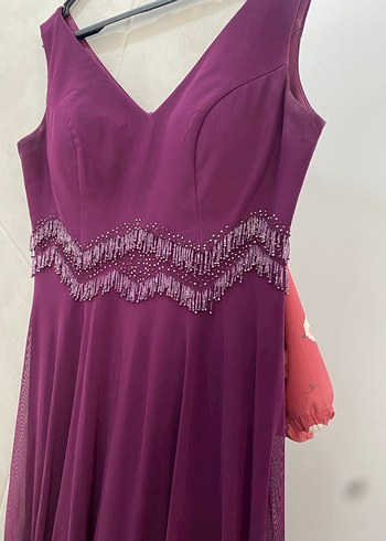 Mor V Yaka İşlemeli Uzun Abiye Elbise - Görsel 2