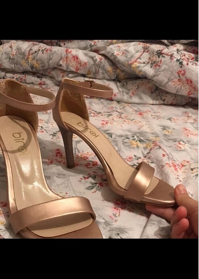 Kadın topuklu ayakkabı - Görsel 2