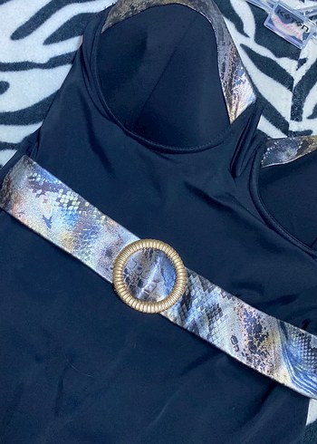 Yılan Desenli Kemerli Siyah Mayo - Görsel 2