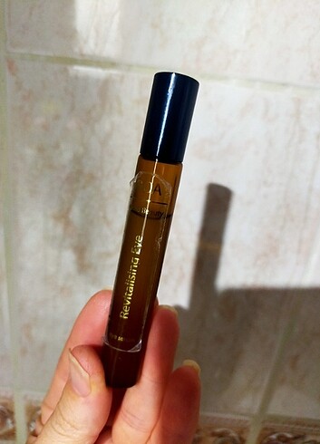 YAŞLANMA KARŞITI GÖZ ÇEVRESİ SERUMU  - Görsel 2