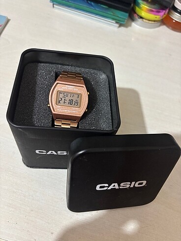 Casio rose gold retro saat