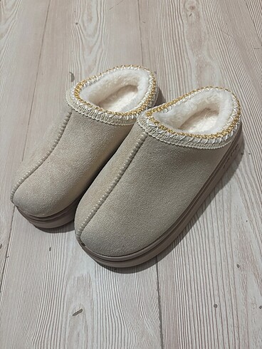 Ugg tazz benzeri bot