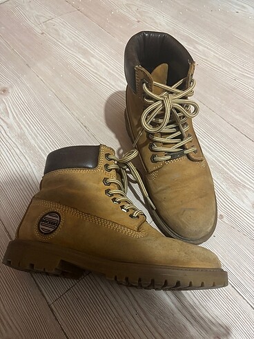 36 Beden camel Renk Dockers bot