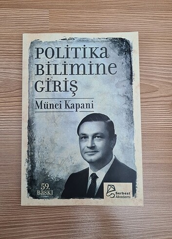 Politika bilimine giriş