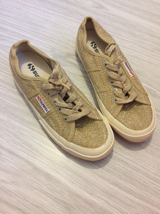Superga ayakkabı