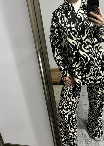 Kadın Siyah Yılan Desenli Zincir Detaylı Takım - Görsel 2