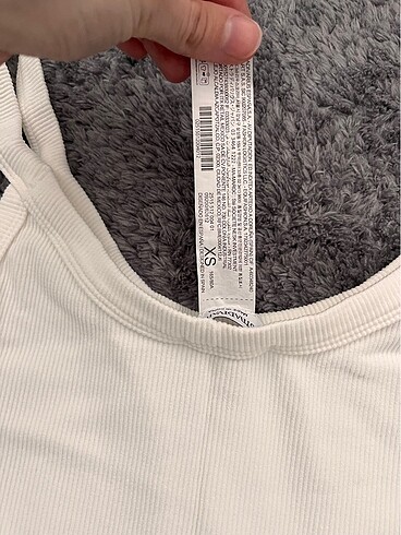 Stradivarius ekru crop atlet