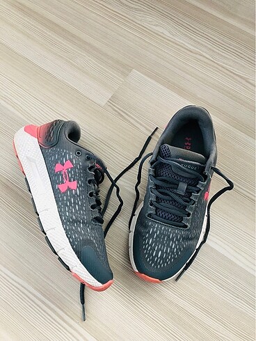 37,5 Beden Orijinal UNDER ARMOUR