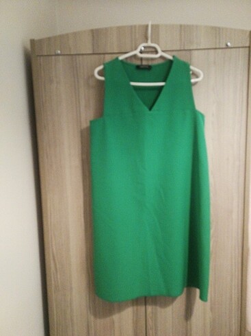 m Beden yeşil Renk Elbise 