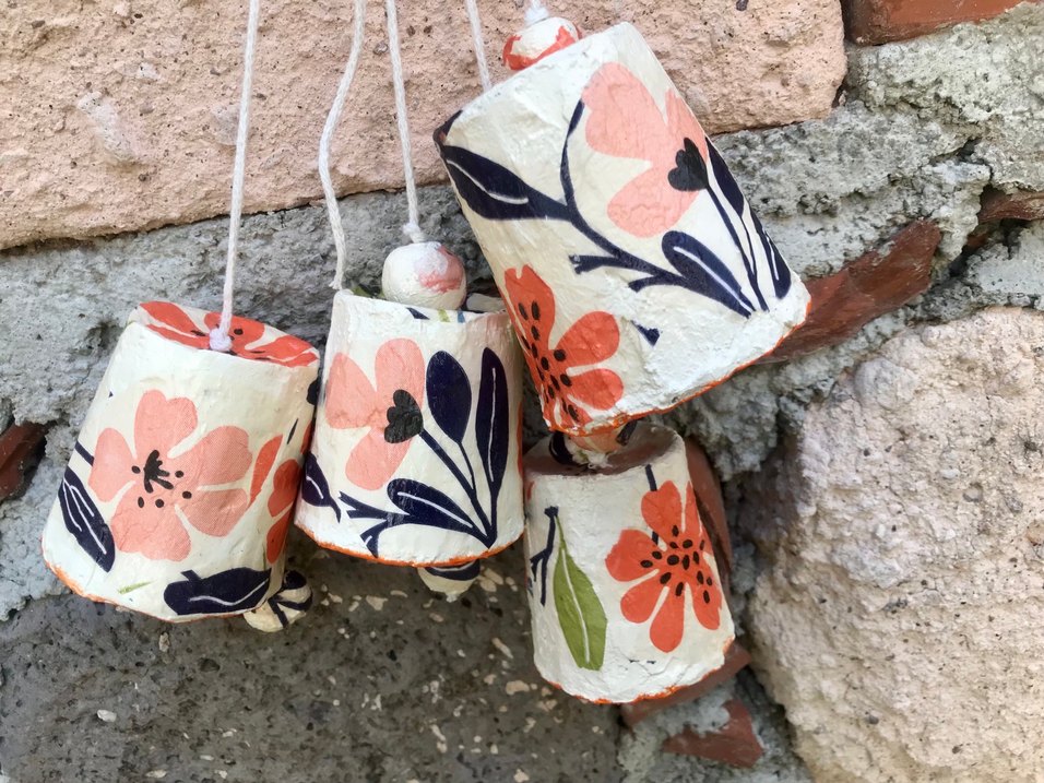 Renkli Çiçek Desenli Çan dekor - Görsel 2