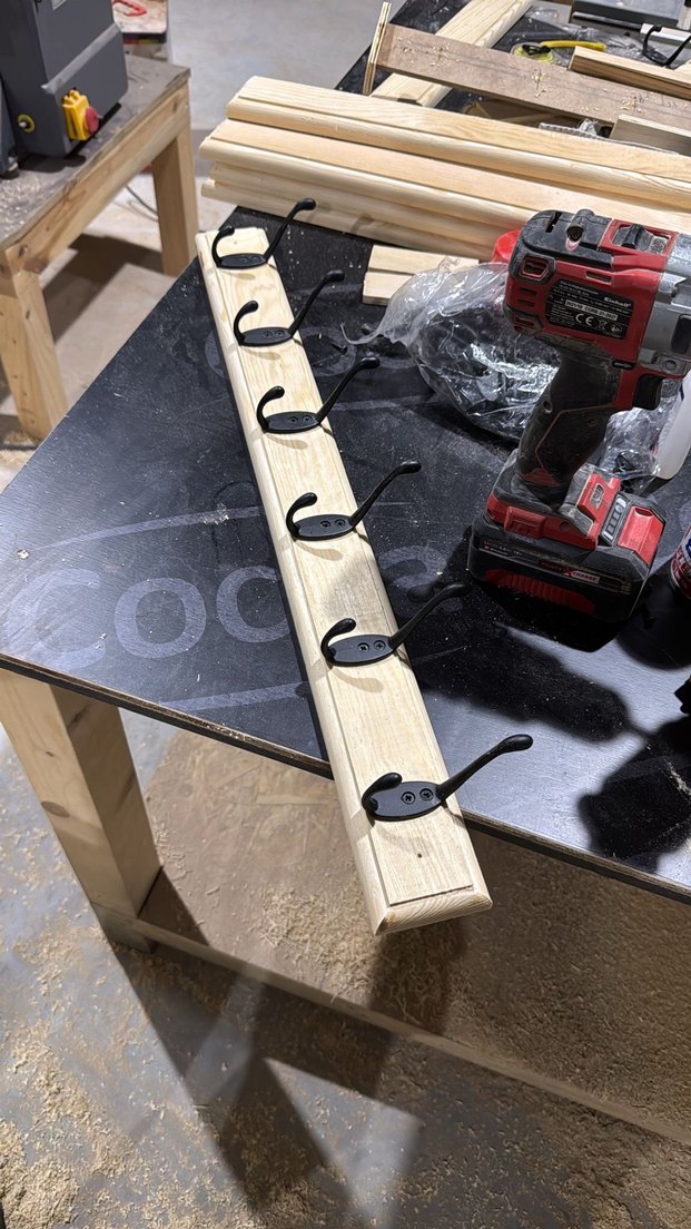 Koyu Kahverengi Ahşap Duvar Askısı - Görsel 2