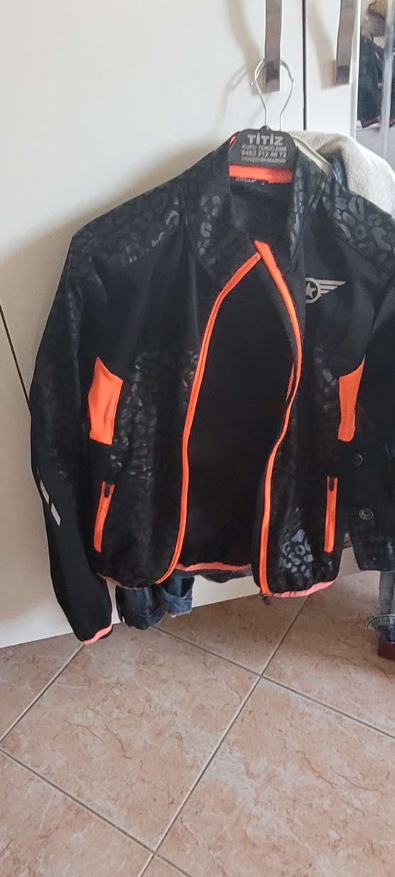 Kadın Siyah Baskılı Spor Biker Ceket - Görsel 3