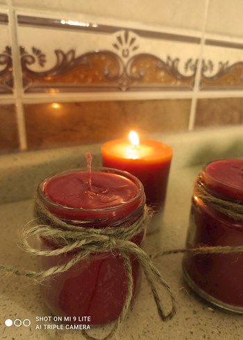 kırmızı ve turuncu renkte mum - Görsel 5