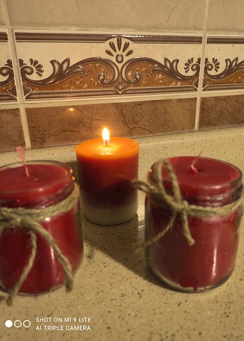 kırmızı ve turuncu renkte mum - Görsel 3