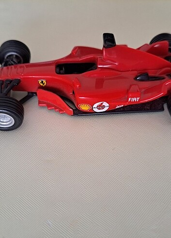 Ferrari yarış arabası 