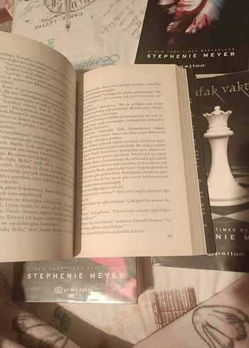 Stephenie Meyer - Alacakaranlık Serisi 4 Kitap - Görsel 4