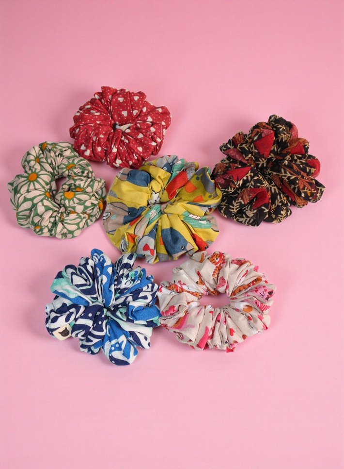 Mavi Renkli Elastik Kumaş Saç Tokası - Görsel 3