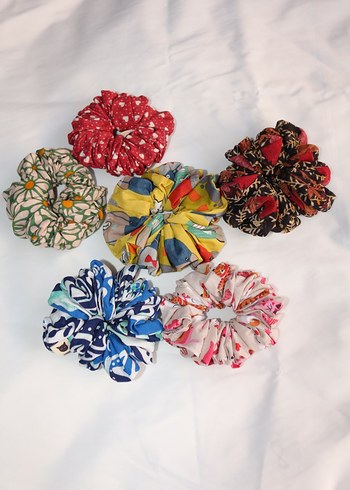 Kalpli Pamuklu Kırmızı Lastikli Saç Tokası - Görsel 2