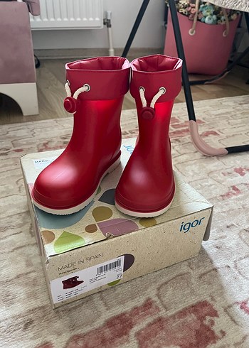 27 Beden Kız Çocuk Kırmızı Kauçuk Bot