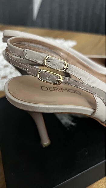 38 Beden ten rengi Renk derimod stiletto