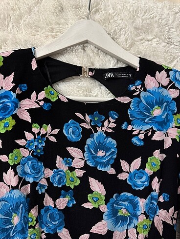 xs Beden Zara çiçek desenli elbise