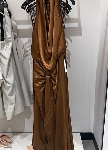 Zara Saten Halter Yaka Midi Elbise